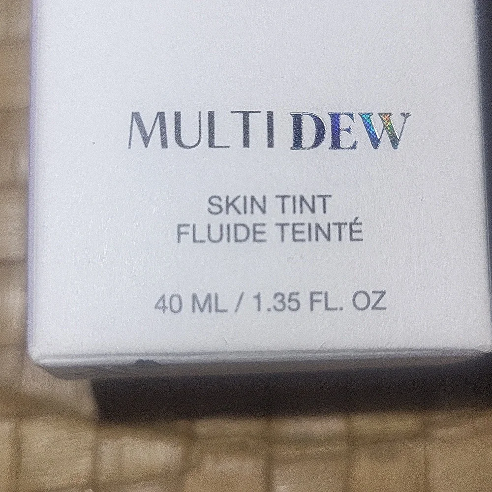 HUDA BEAUTY GloWish Multi-Dew Skin Tint